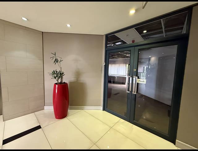 327M² OFFICE TO LET IN PARKTOWN